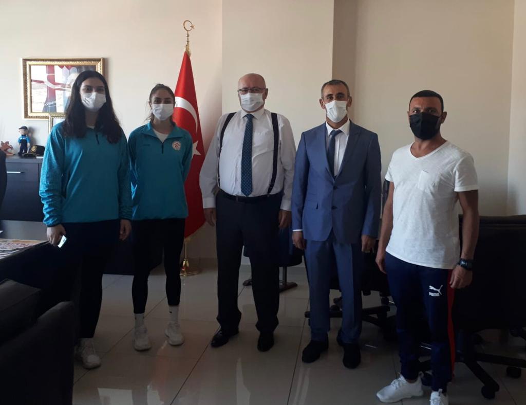 Kadınlar Hentbol Birinci Liginde mücadele eden Yozgat Aile ve Sosyal