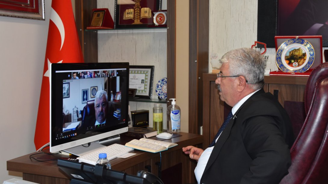 Yozgat İl Milli Eğitim Müdürü Yusuf Yazıcı başkanlığında Müdürlük yöneticileri,