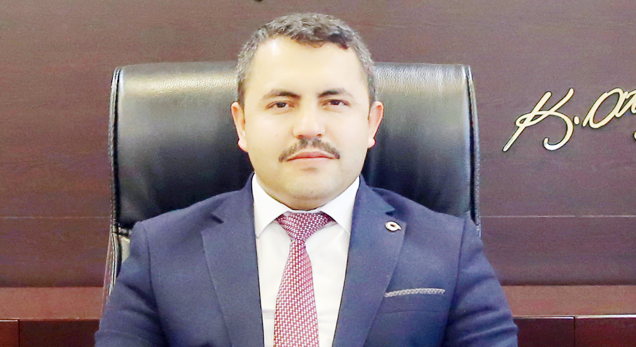 Zor bir yılı geride bıraktıklarını ifade eden Akdağmadeni Belediye Başkanı