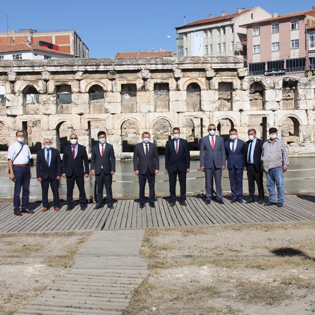 Sarıkaya Belediye Başkanı Ömer Açıkel, bütün dünyayı etkileyen korona salgınının