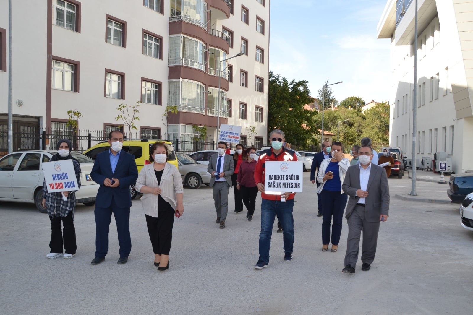 Sağlık Bakanlığı tarafından gönderilen "Adımsayar" ile pandemi döneminde toplumda düzenli