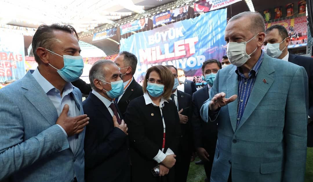 AK Parti’nin kurulduğu günden itibaren, kurucular kurulu üyeliği ile başladığı