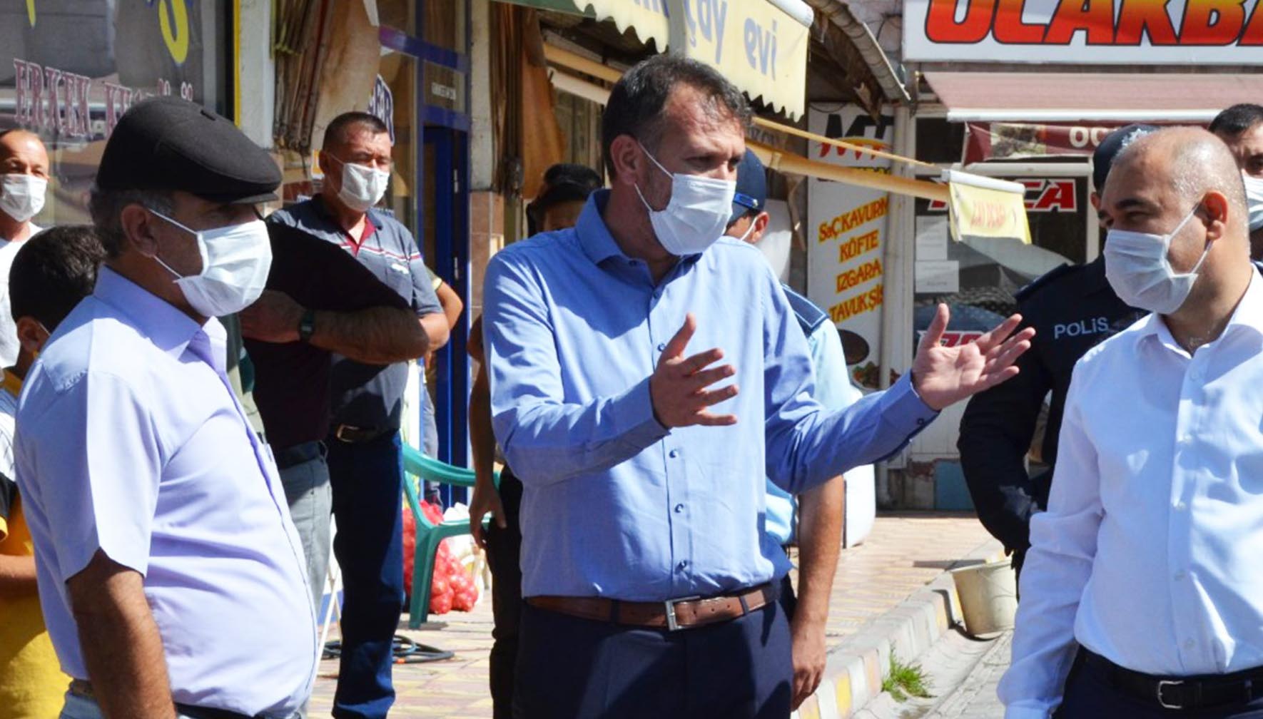 Sarıkaya Belediye Başkanı Ömer Açıkel Kovid-19 salgınına karşı vatandaşları uyararak,