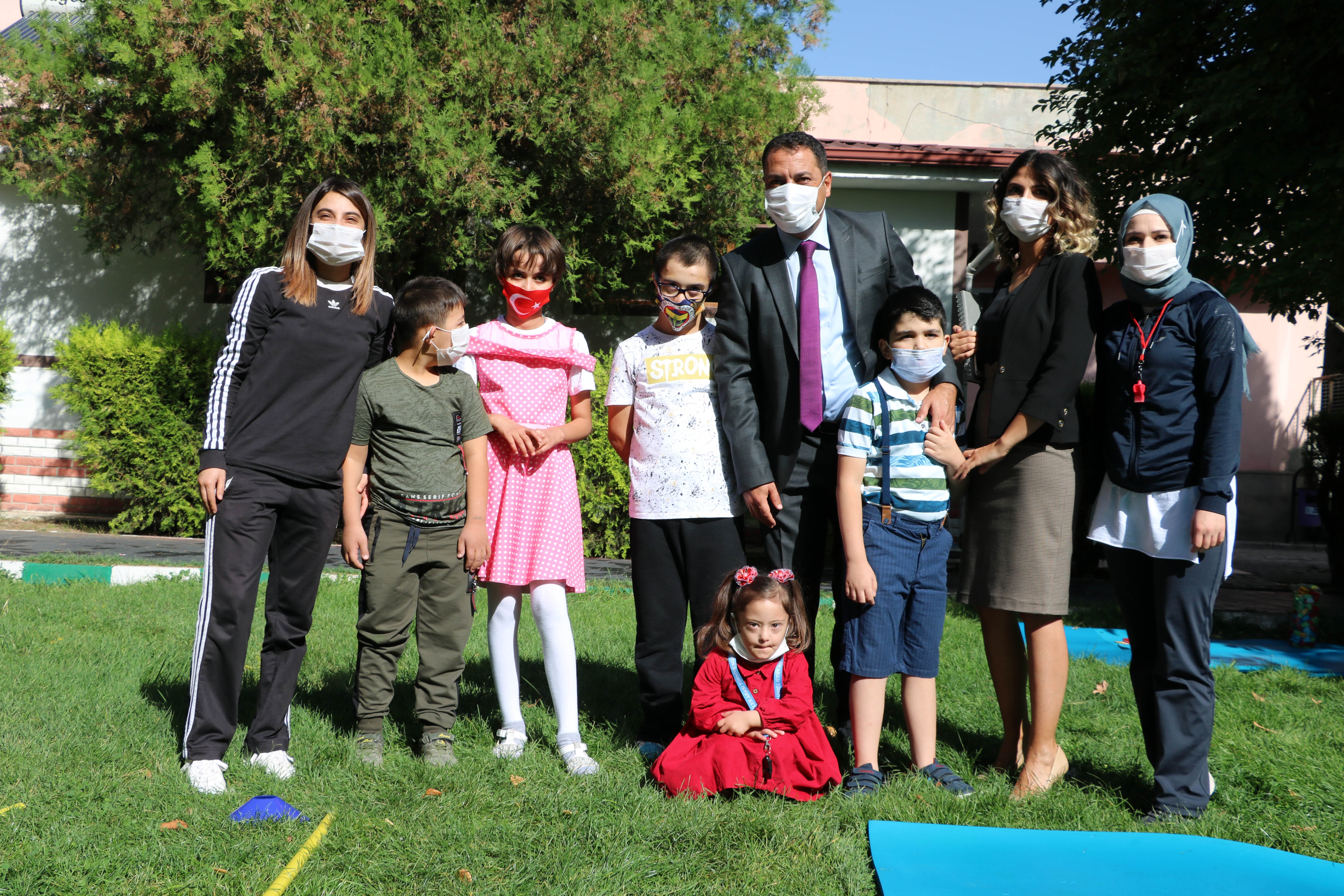 Sorgun içesinde down sendromlu ve otizmli çocuklar, Sorgun Belediyesinin "Özel