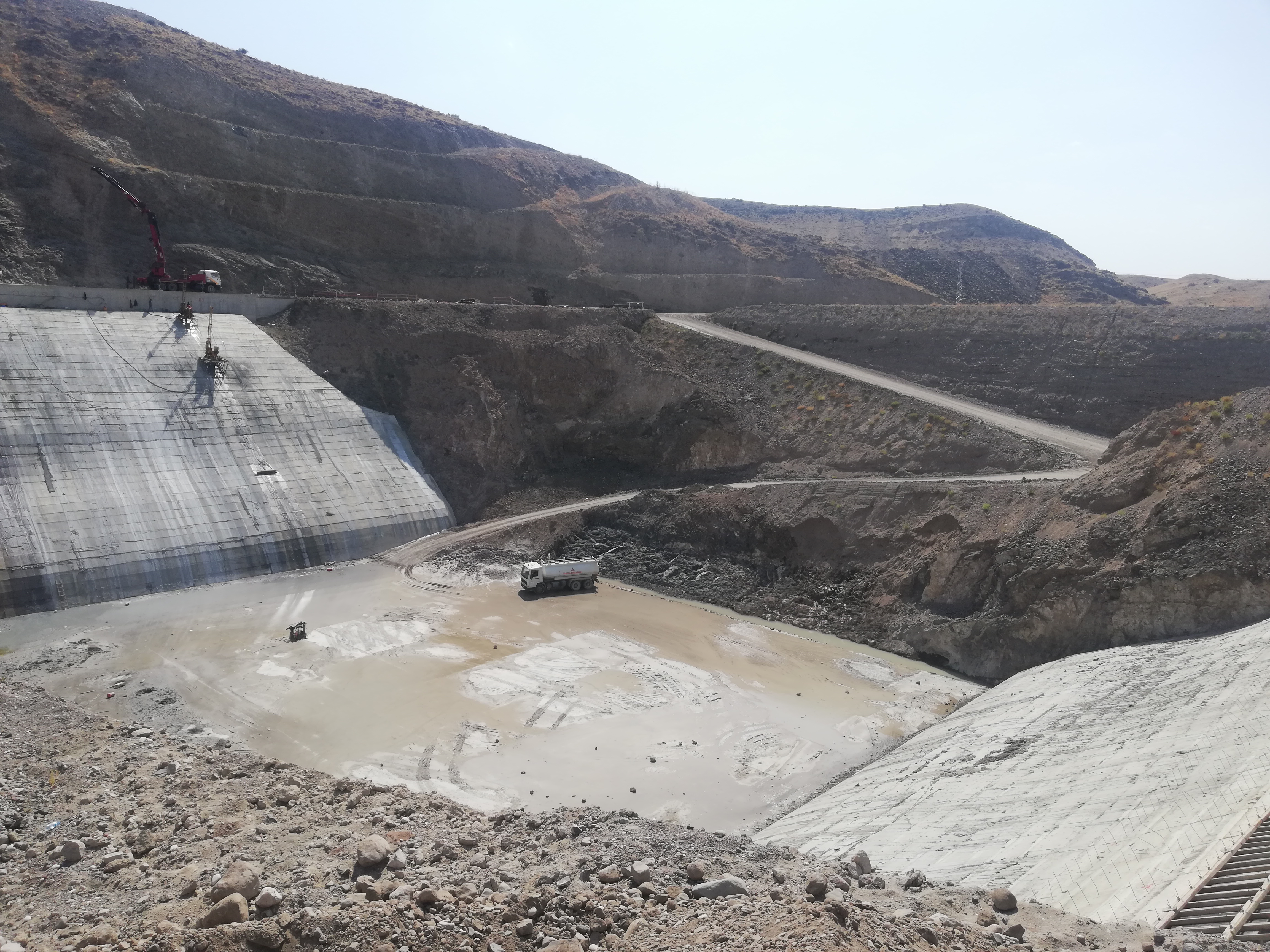 Yerköy İlçesinde bulunan İnandık barajı inşaatında SSB (Silindirle Sıkıştırılmış Beton)