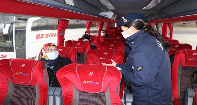 Yozgat’ta jandarma ekipleri, kadına yönelik şiddete dikkat çekmek için kadın