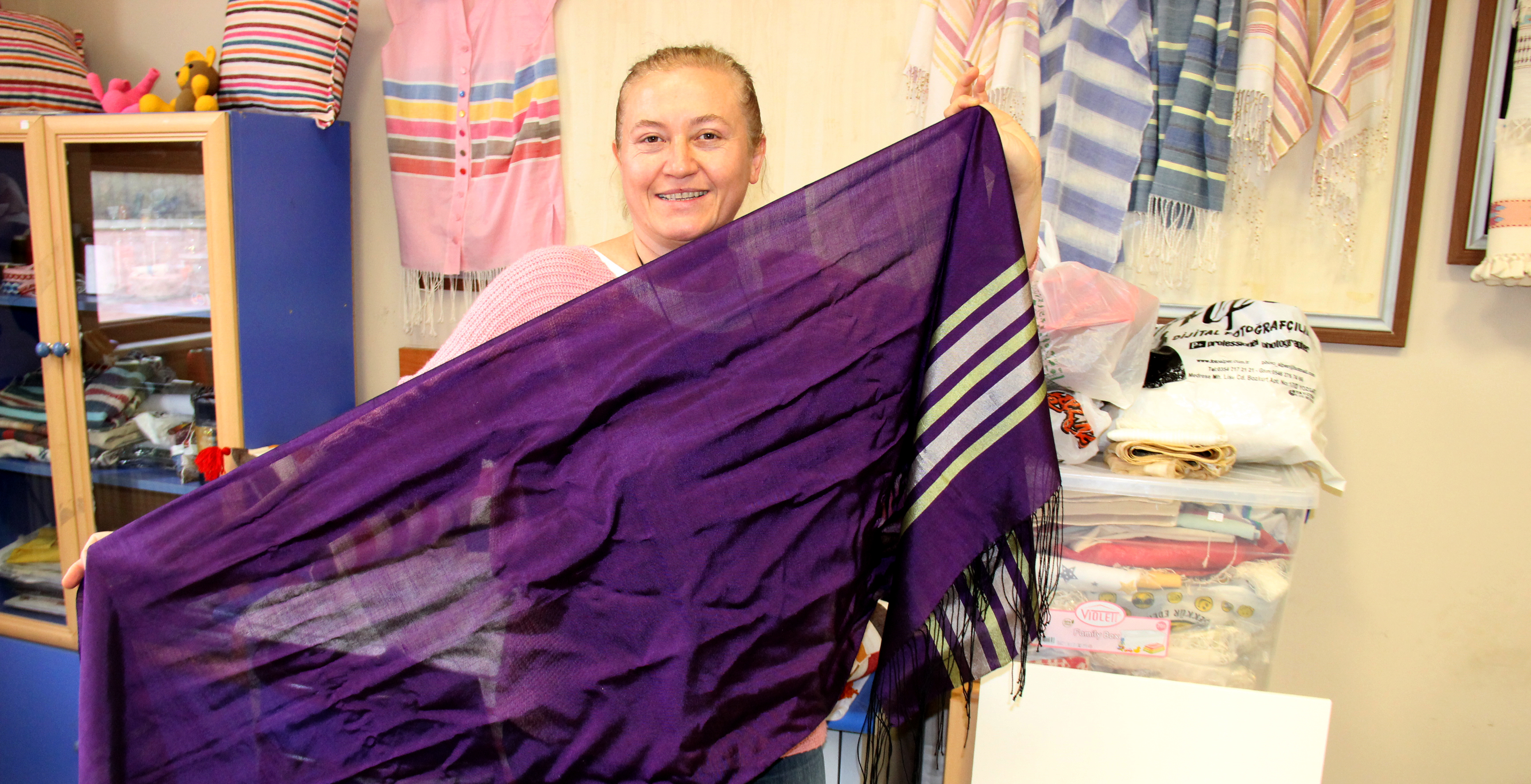 Halk Eğitim Merkezi Usta Öğreticisi Aynur Caner ve Geleneksel El