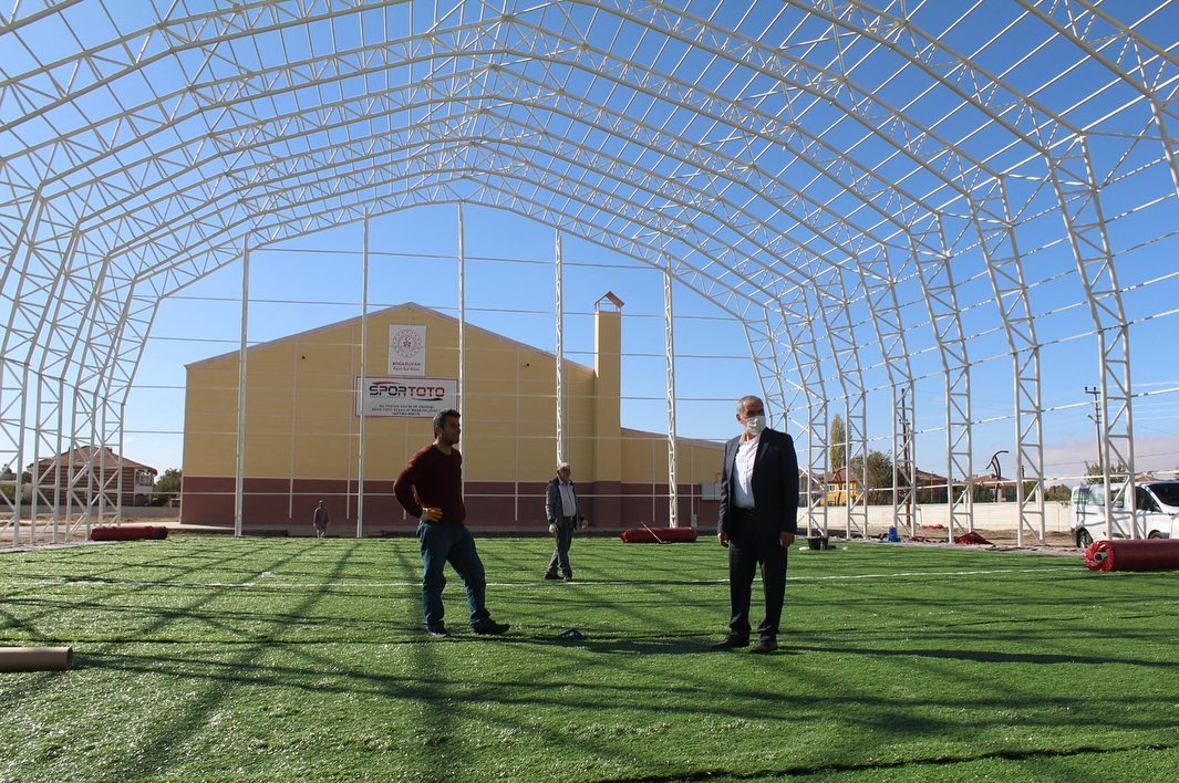 Boğazlıyan Belediyesi tarafından ilçe stadyum yanında yapımına başlanan spor tesislerinin