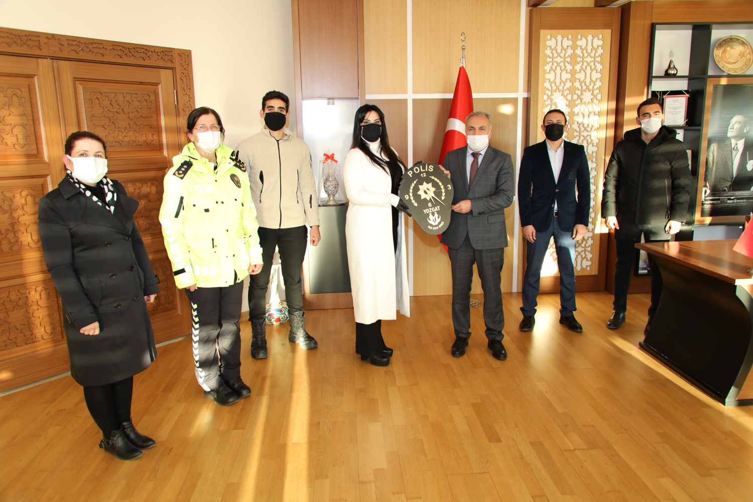 Yozgat Polis Eşleri Derneği Başkanı Özlem Esertürk ve beraberindeki heyet,