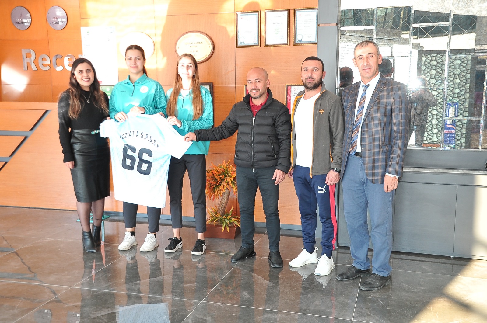 Kadınlar Hentbol Birinci Ligi’nde mücadele eden Yozgat Aile ve Sosyal