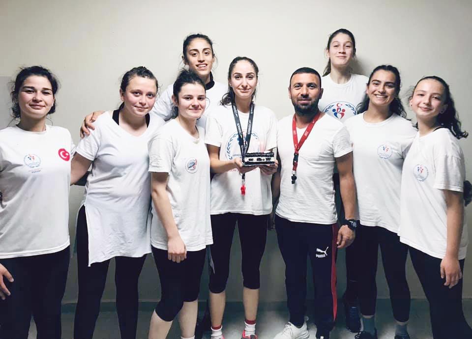 Kadınlar Hentbol Birinci Ligi’nde mücadele eden Yozgat Aile ve Sosyal