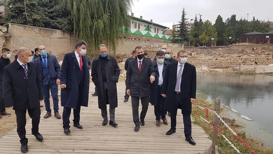 Yozgat Valisi Ziya Polat, beraberinde AK Parti Yozgat Milletvekili ve