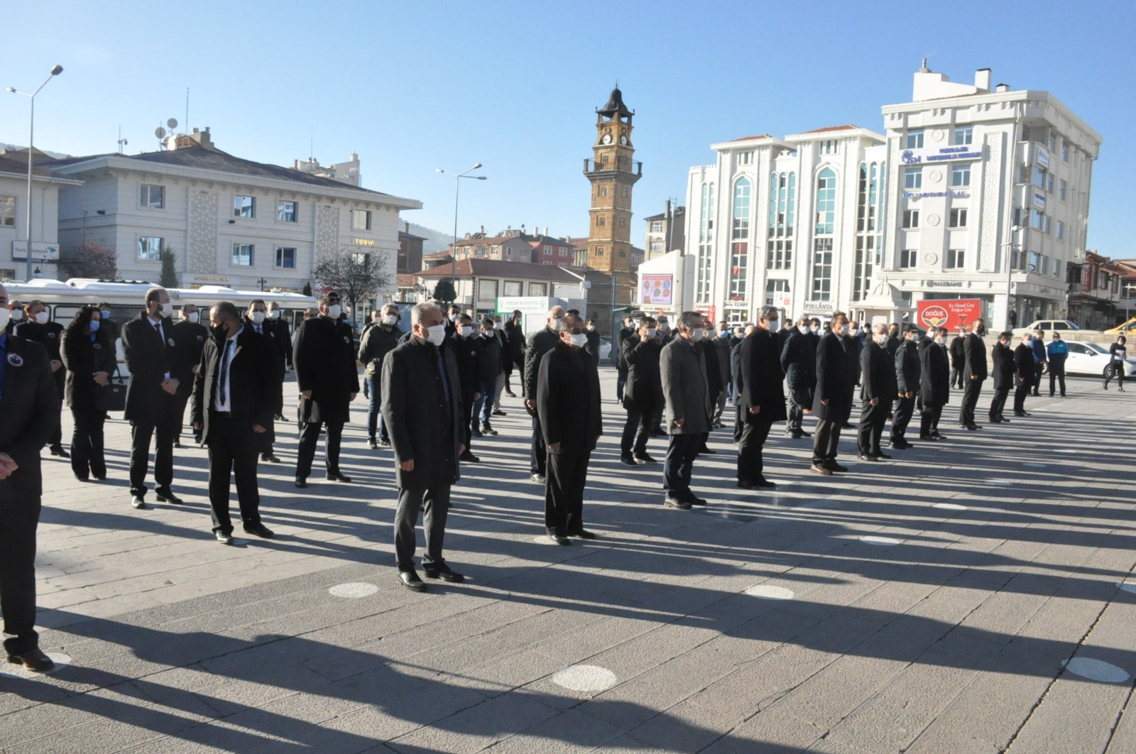 Yozgat’ta 24 Kasım Öğretmenler günü düzenlenen törenle kutlandı. Cumhuriyet meydanında