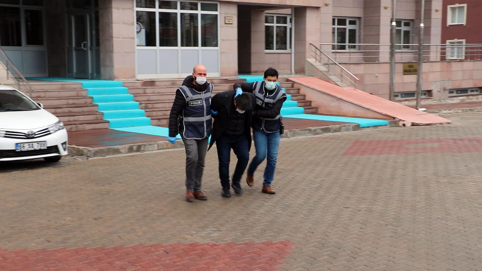 Yozgat'ta, "çocuğa cinsel istismar" suçundan kesinleşmiş hapis cezası ve FETÖ’ye