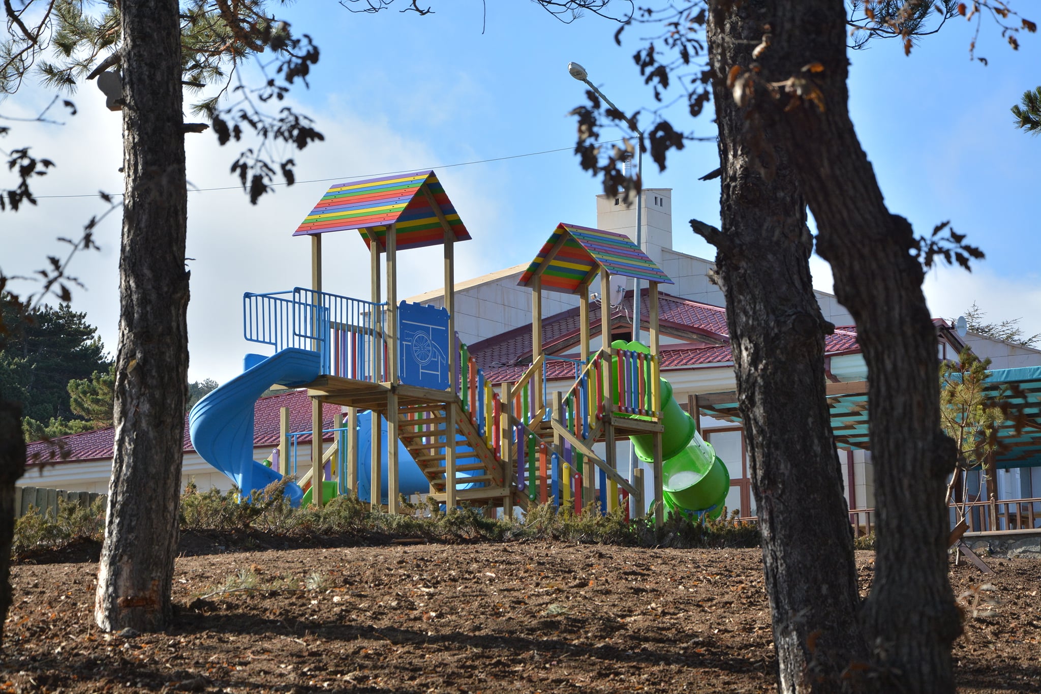 Yozgat Belediyesi Şehrin dört bir yanına hizmet seferberliğini sürdürüyor. 
