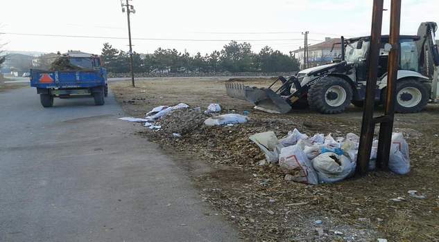 Sorgun Belediye Başkanı M Erkut Ekinci, vatandaşları, evlerinde, yada bahçesinde