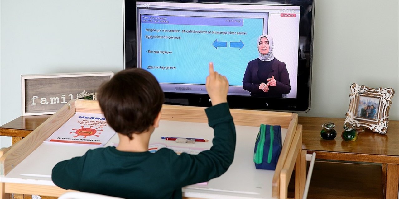 Milli Eğitim Bakanlığı (MEB) tarafından yapılan açıklamada uzaktan eğitimin 2020