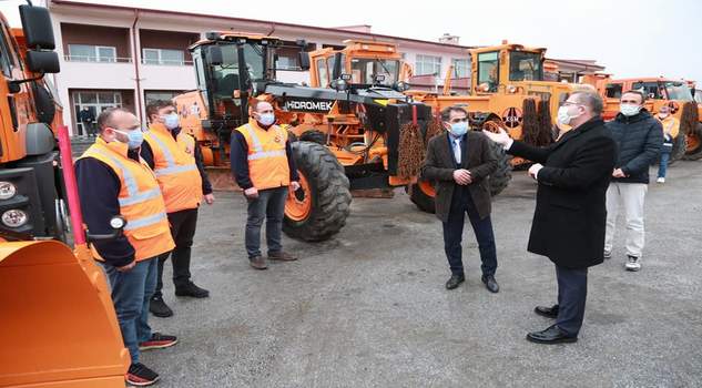 Yozgat Valisi Ziya  Polat, Karayolları 65. Şube Şefliğini ziyaret ederek,