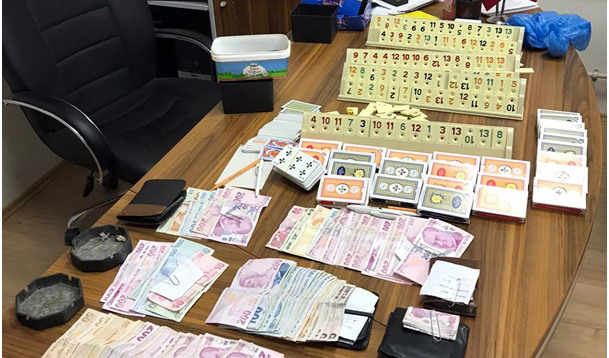 Sarıkaya İlçe Emniyet Müdürlüğü tarafından kapalı alanda kumar oynayan 8