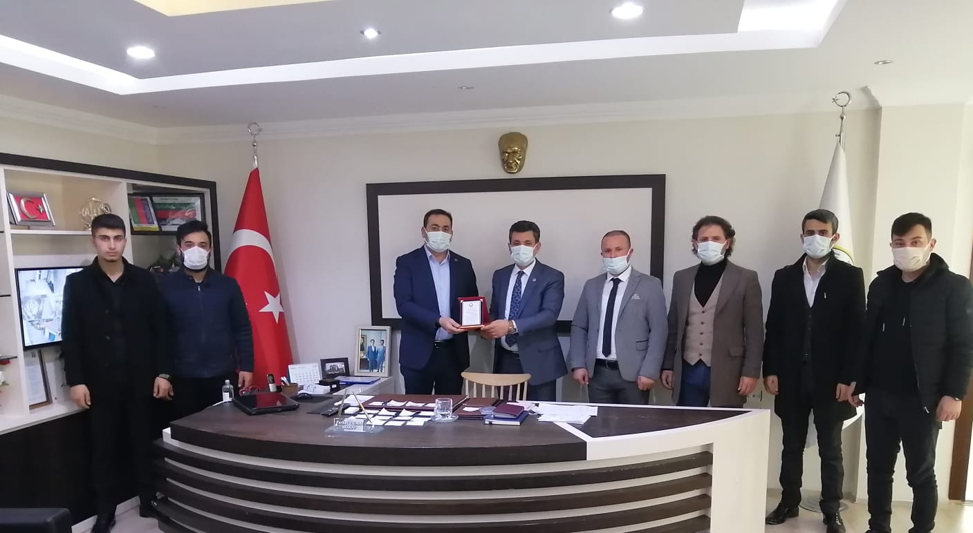 Büyük Birlik Partisi (BBP) Yozgat İl Başkanı Kemal Korkmaz, beraberinde