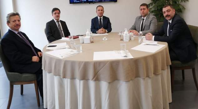 Türkiye Büyük Millet Meclisi Anayasa Komisyonu Başkanı ve Ak Parti