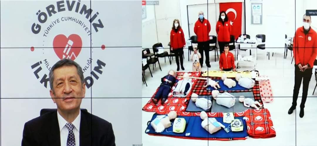 Millî Eğitim Bakanı Ziya Selçuk, tarafından "Görevimiz İlk Yardım" sloganı