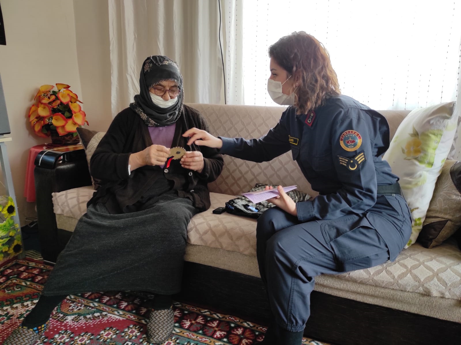 Yozgat İl Jandarma Komutanlığı ekipleri, son dönemde artan dolandırıcılık olaylarına