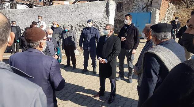 Yozgat Valisi Ziya Polat, her hafta Cuma günü sürdürdüğü köy