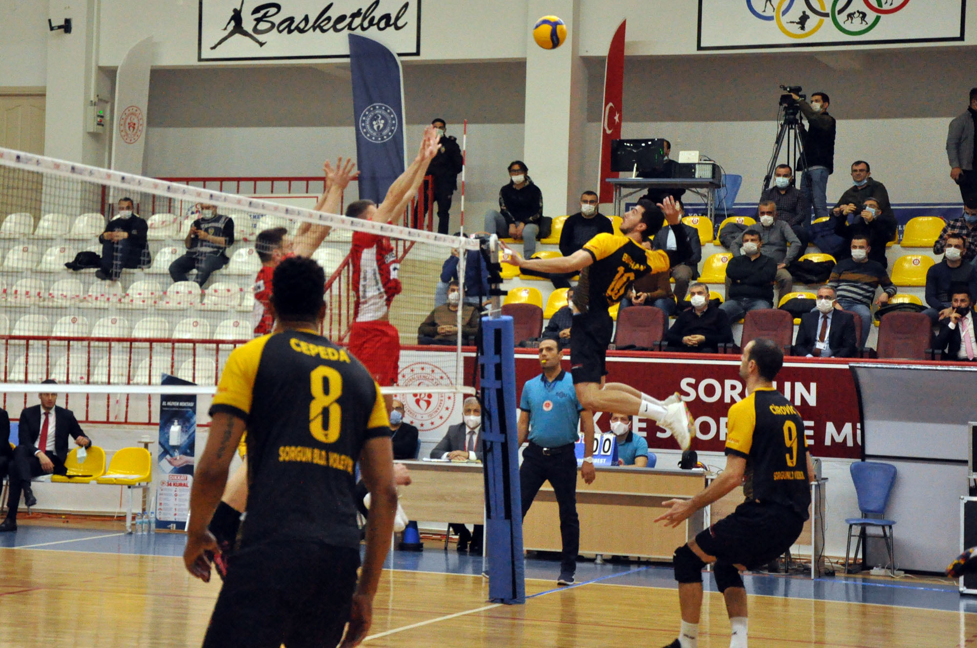 AXA Sigorta Efeler Ligi'nde mücadele eden Yozgat temsilcisi Sorgun Belediyespor,