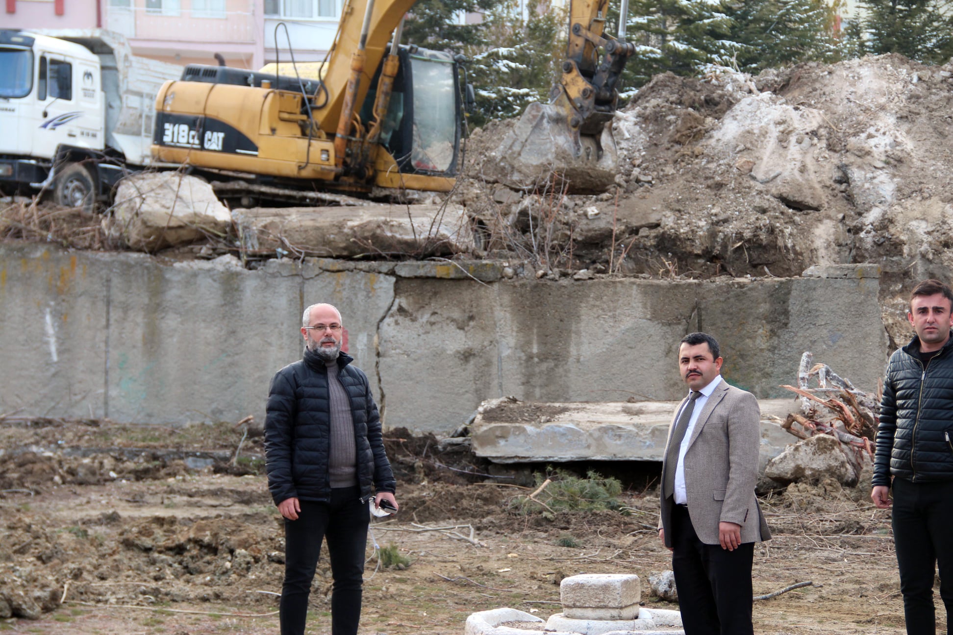 Akdağmadeni Belediyesi tarafından çalışan anne ve babalara destek olmak amacıyla