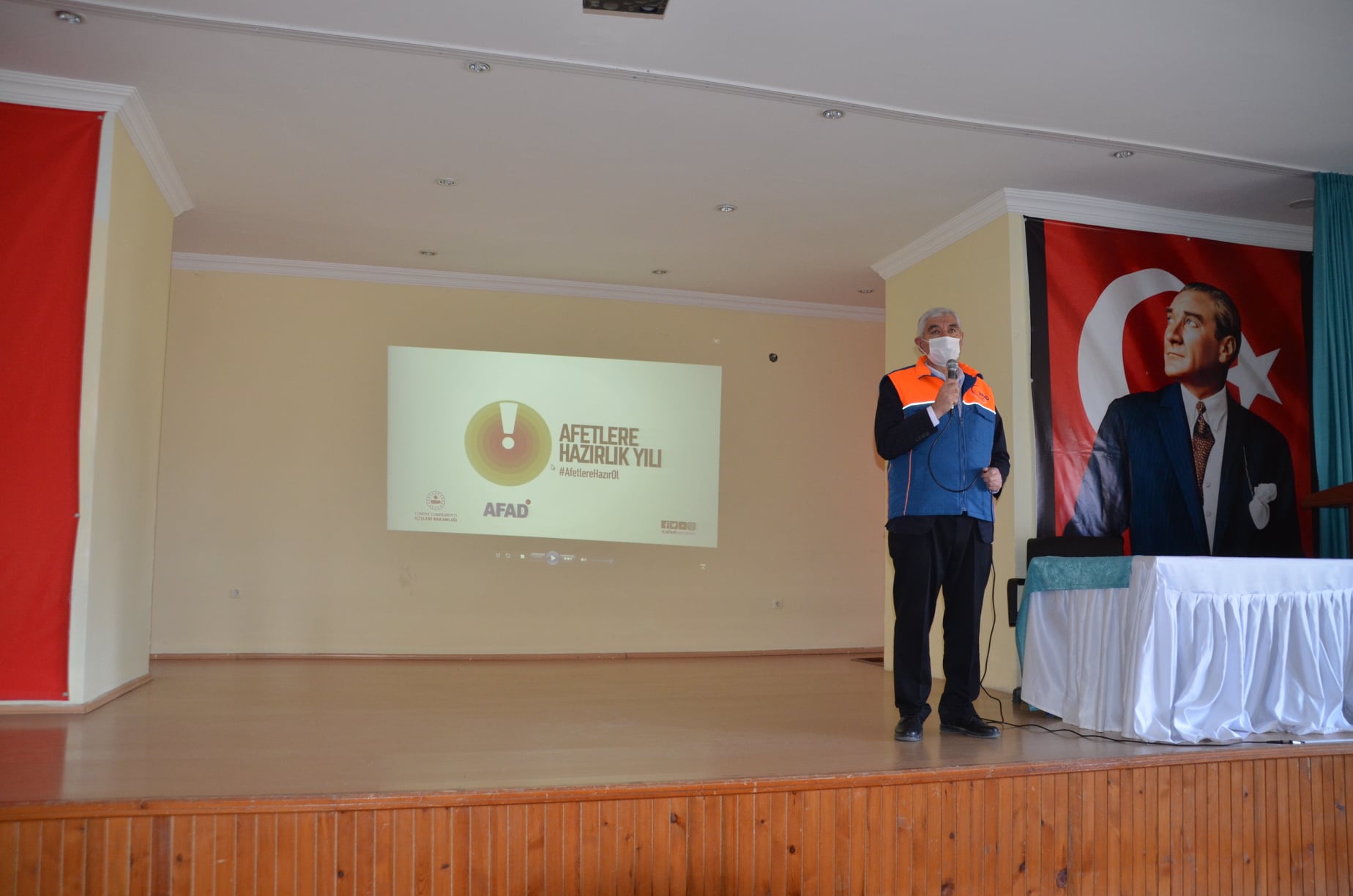 Aydıncık İlçesinde Mahalle, Köy Muhtarları ve Azalarına yönelik AFAD “Afet