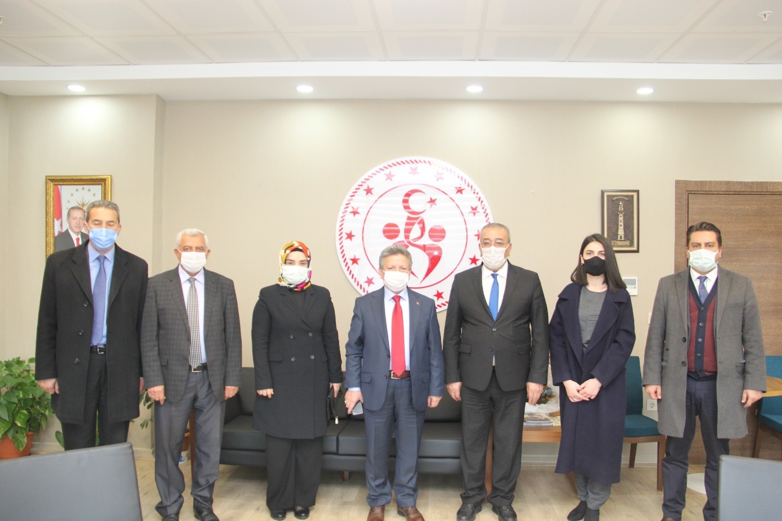 AK Parti Yozgat İl Başkanı Yusuf Başer, beraberinde AK Parti