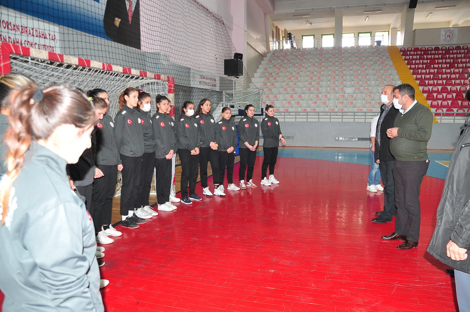 HENTBOL Kadınlar Birinci Ligi’nde mücadele eden Yozgat Aile ve Sosyal