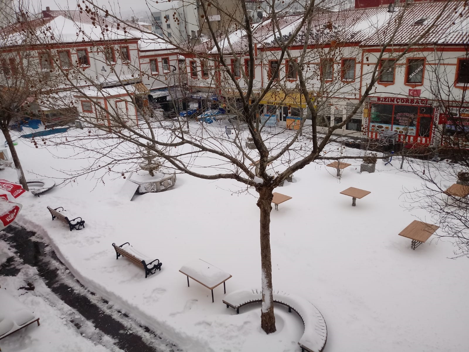 Yozgat’ta dün gece başlayan ve sabaha kadar etkisini sürdüren kar