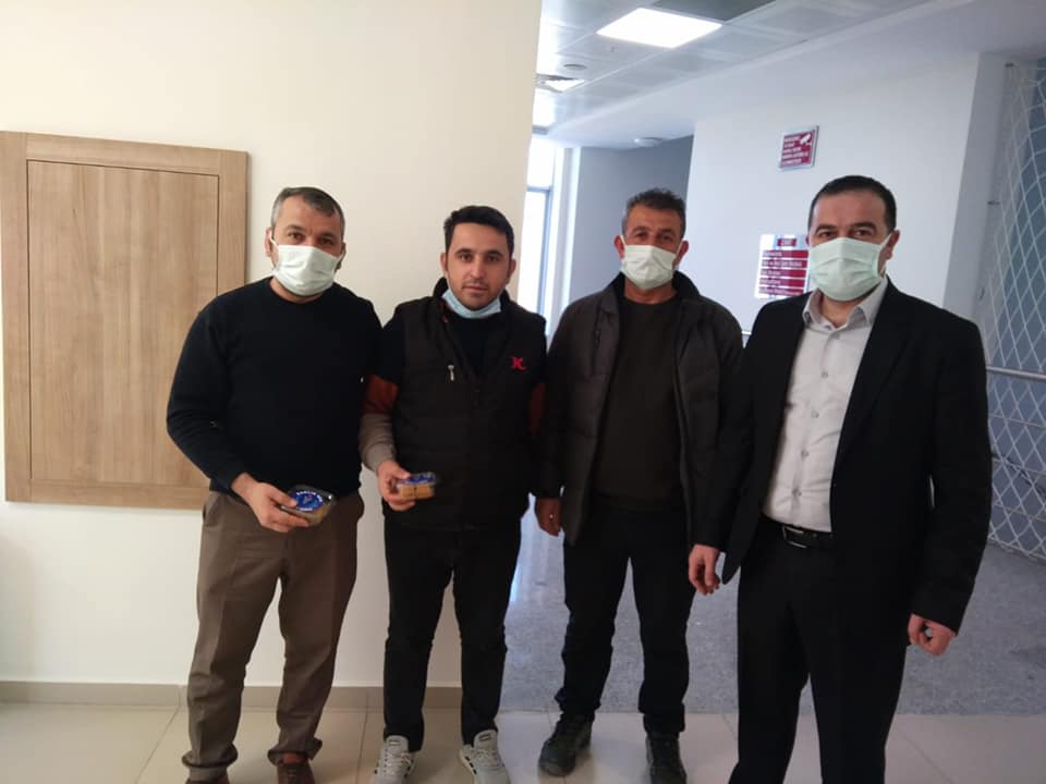 Sağlık-Sen Yozgat Şube Başkanı Atakan Erciyas, sendika temsilcileriyle birlikte sağlık