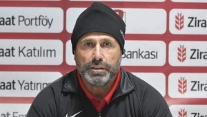 Yozgatspor’un Bal liginde mücadele ettiği dönemde yardımcı antrenörlük görevi yürüten,