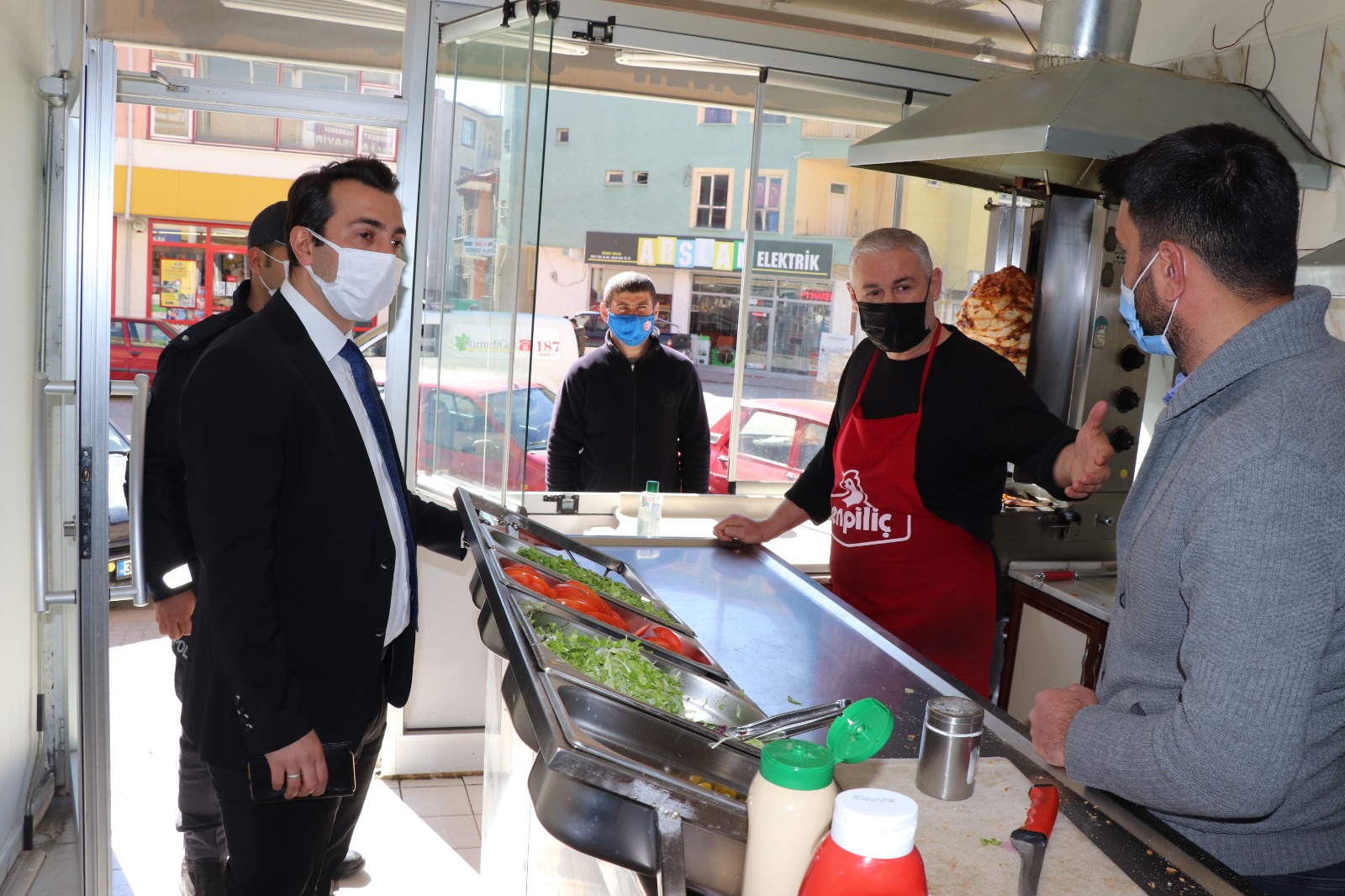 Kontrollü normalleşme sürecinin başlamasının ardından Şefaatli Kaymakamı Muhammed Fatih Günlü