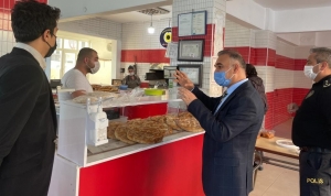 Sarıkaya Kaymakamı Selami Işık Kovid-19 tetbirleri kapsamında denetim gerçekleştirdi.