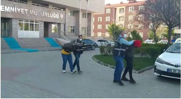 Yozgat’ta bir ikamete giren hırsızlar, evden çaldıkları komi be musluk