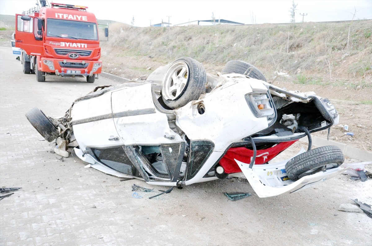 Yerköy 100. Yıl Sanayi mevkiinde meydana gelen trafik kazasında 2