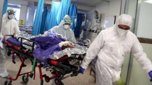 Mutant virüsün bir dakikada bulaşabildiğini belirten uzmanlar kalabalık ortamlarda çift