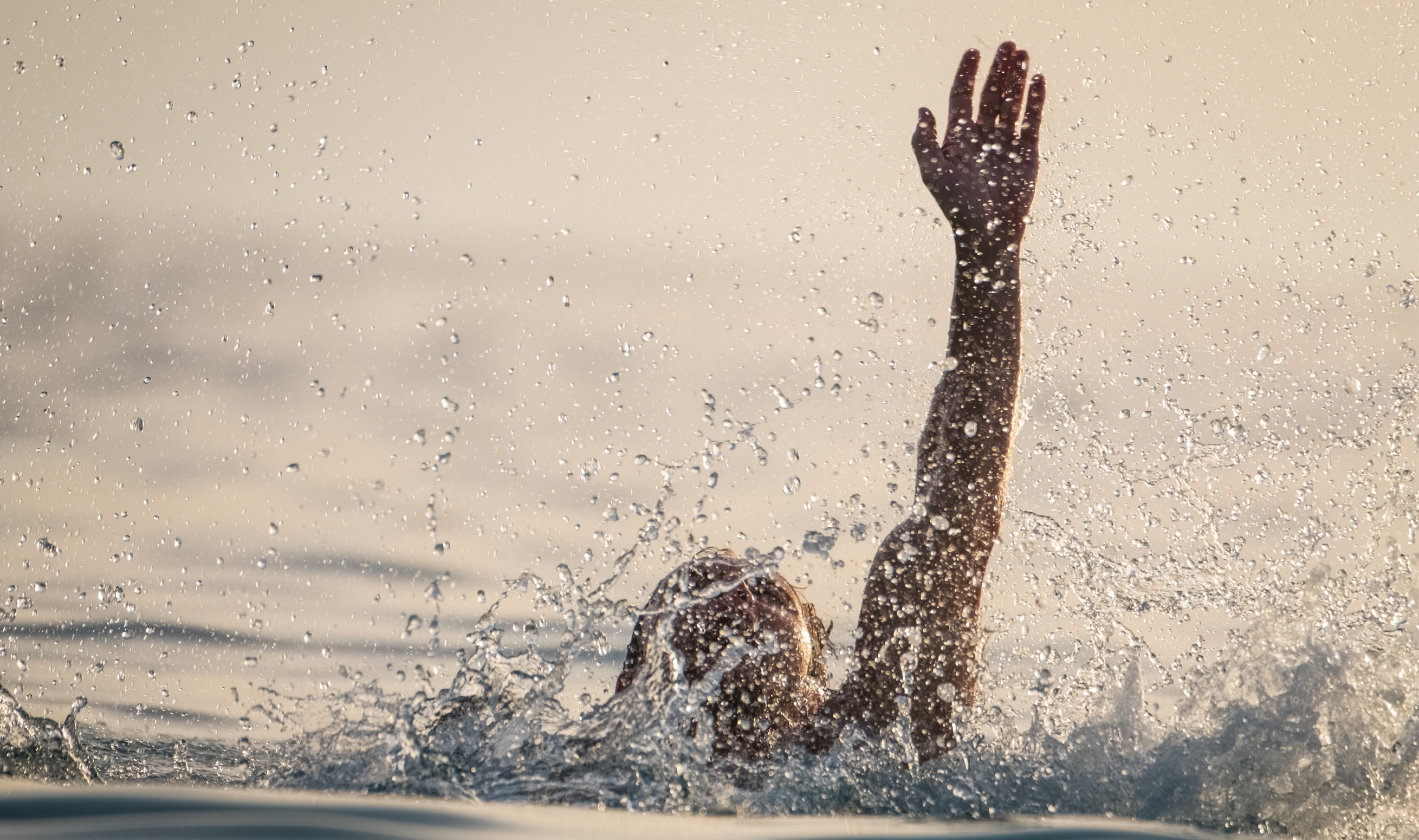 Türkiye genelinde sıcak havalar nedeniyle serinlemek için baraj, sulama kanalı