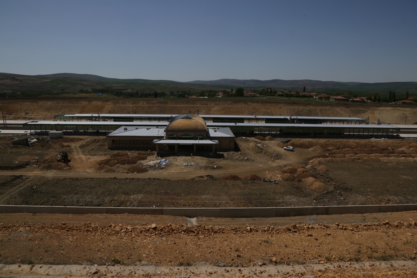 Ankara-Sivas YHT (Yüksek Hızlı Tren) hattı projesi çalışmaları devam ederken