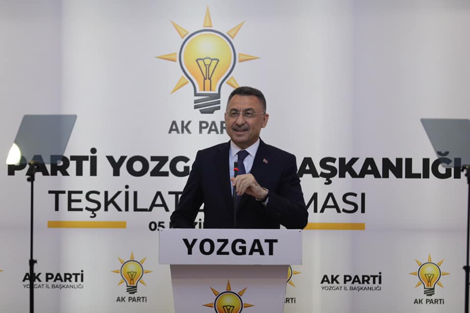 Cumhurbaşkanı Yardımcısı Fuat Oktay, kuraklığın oluştuğu bölgelerde hasar tespit çalışmalarının