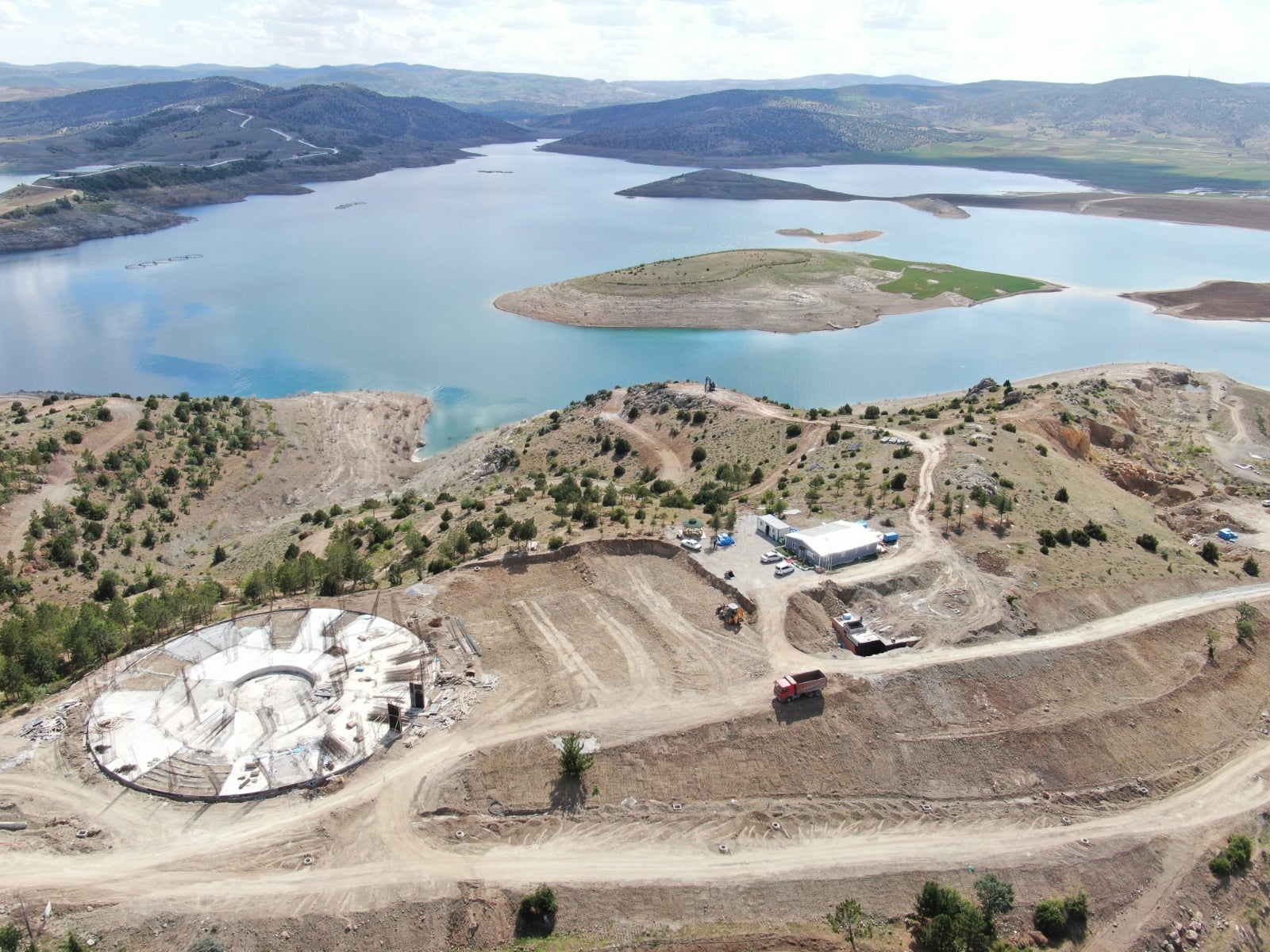 Çekerek Belediyesi tarafından yaptırılan ‘Çekerek Millet Bahçesi’ inşaatı çalışmaları tüm