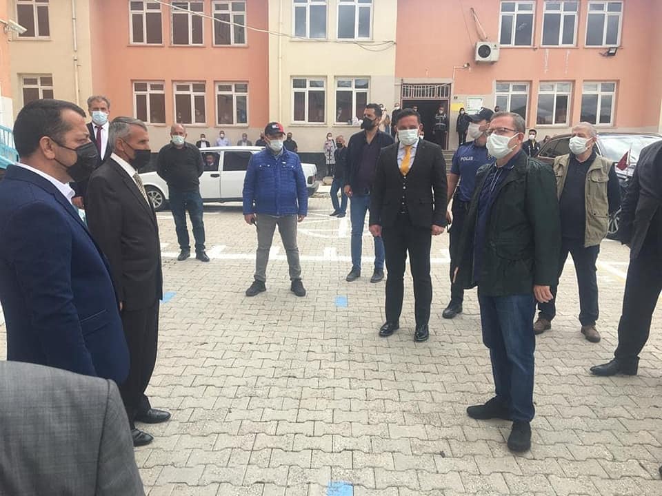 Yozgat’ta hafta sonu gerçekleştirilen muhtarlık seçimlerinde, seçimi kaybeden muhtar adayları