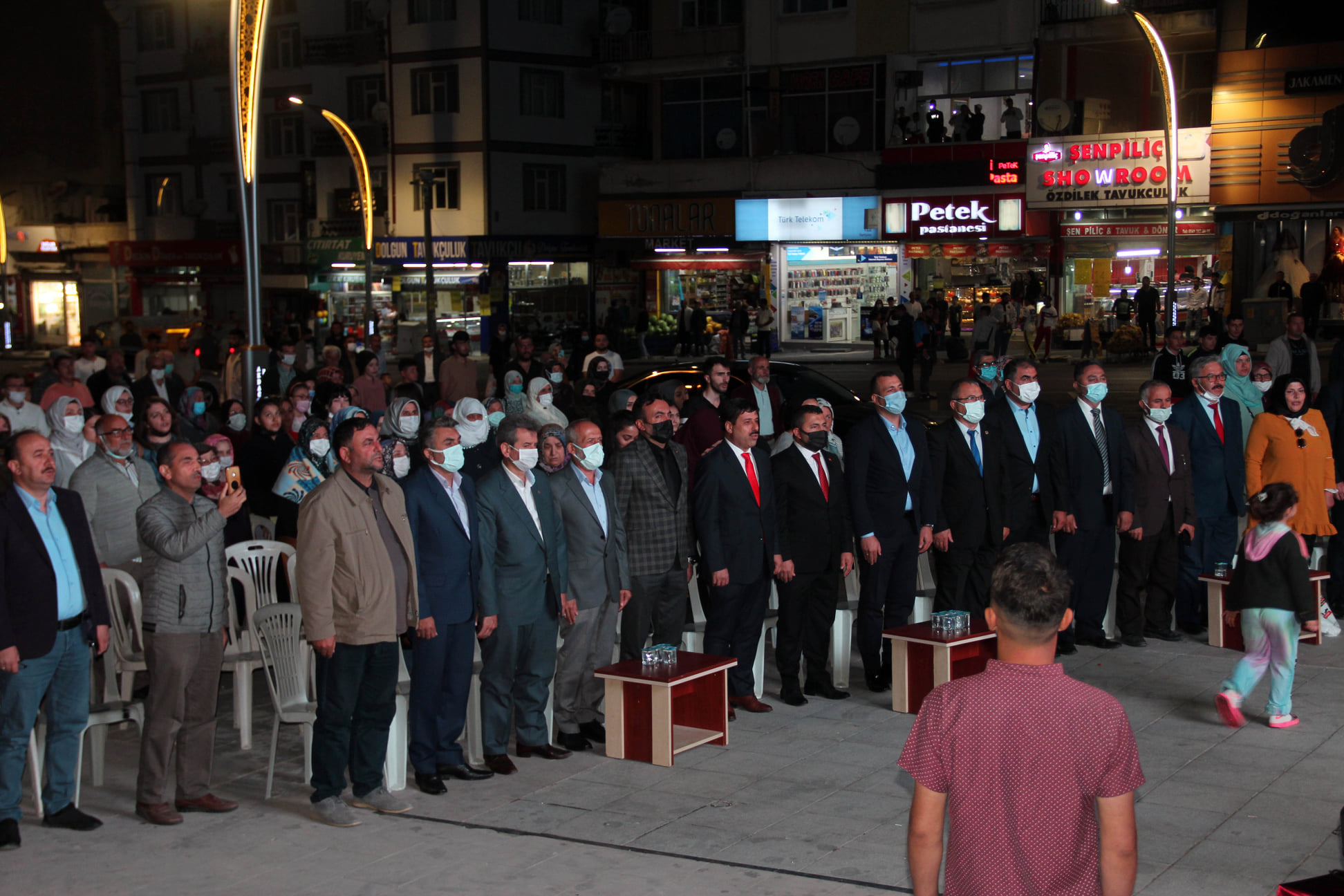 Akdağmadeni Şairleri tarafından hazırlanan ve Akdağmadeni belediyesinin destekleriyle okurlarıyla buluşan