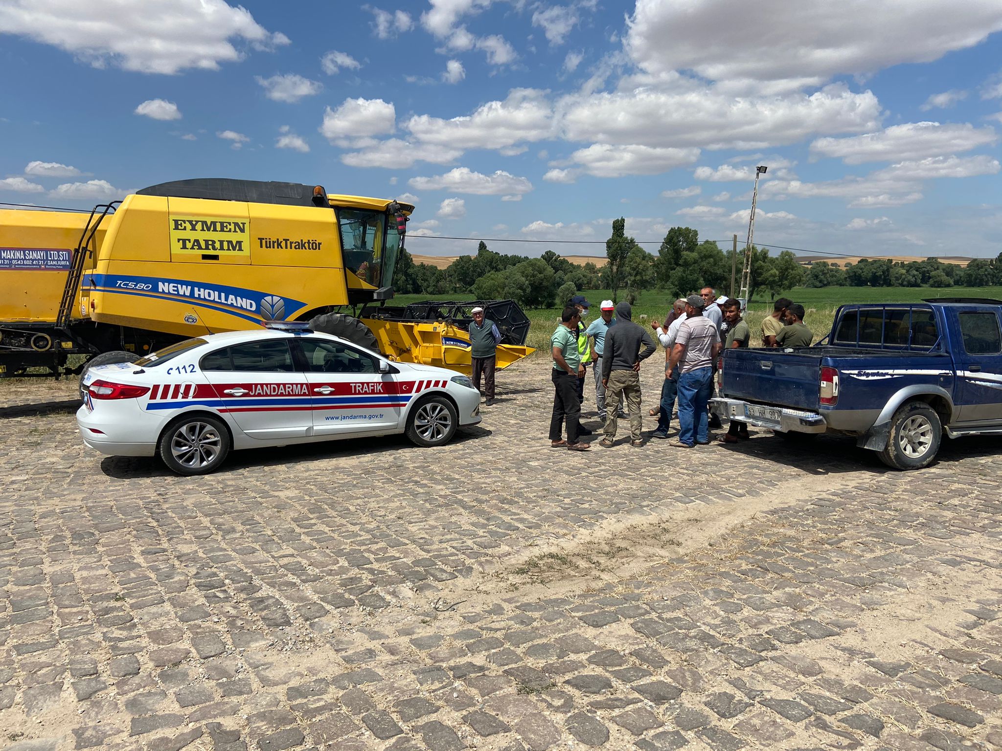 Yozgat İl Jandarma Komutanlığı trafik ekipleri, hasat döneminin başlamasıyla birlikte