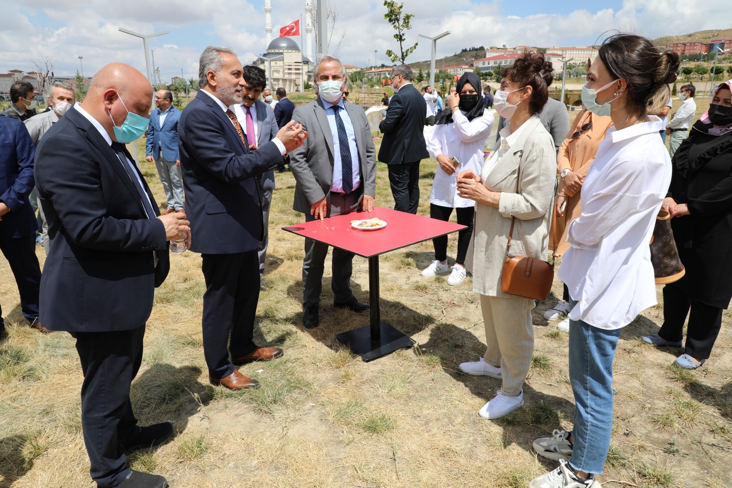 Kurban Bayramı münasebetiyle Yozgat Bozok Üniversitesi Bozok Sosyal Tesisleri bahçesinde