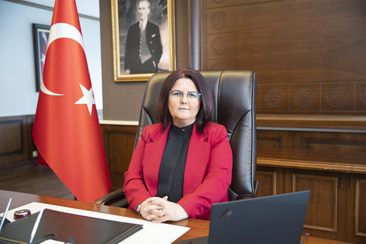 Aile ve Sosyal Hizmetler Bakanı Derya Yanık, çocukların öncelikle aile